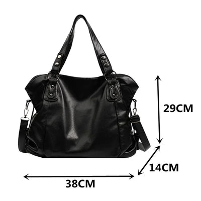Lora. - Elegante Hobo-Schultertasche