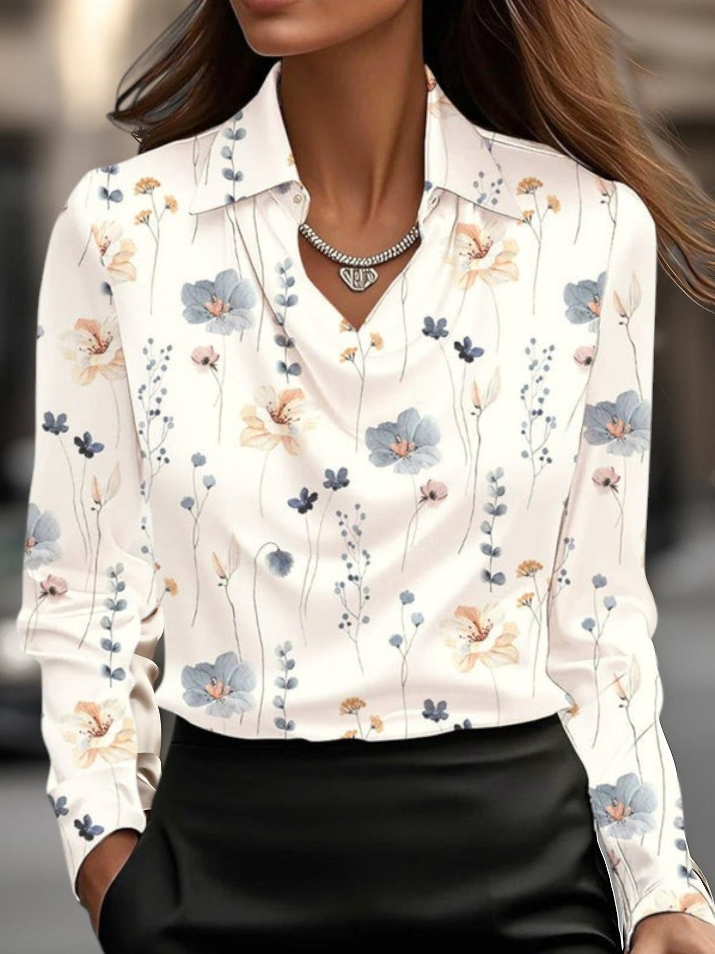 Rivelle – Bluse mit Drapékragen